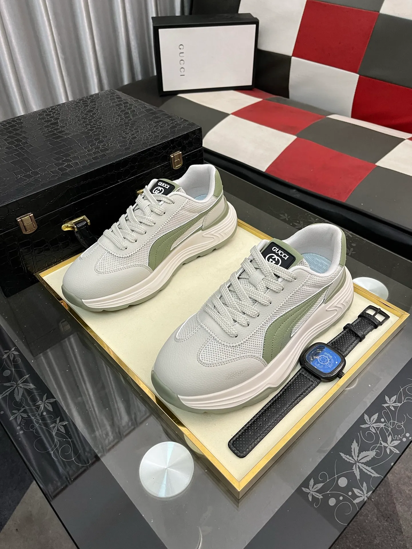 Men's Men's Shoes 💰458⌚️⌚️【GUCCI】Gucci men's latest white shoe series casual shoes! The official website is built 1:1. Upper: Made of imported cowhide, with electric embroidery ➕Inner lining: Made of high-quality first-layer pigskin, soft and comfortable. Picky material selection and exquisite workmanship give you the best enjoyment. Size: 38-443️⃣Colors available